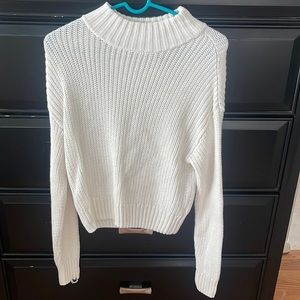 White turtle neck sweater
